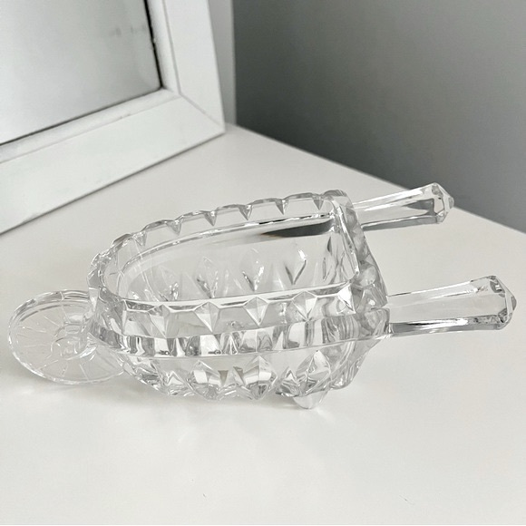 Vintage Mikasa Garden Gifts Crystal Glass Decorative Wheelbarrow Dish - Picture 3 of 10